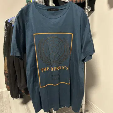 타트라스 로고 프린트 반팔 티셔츠 THE BERRICS