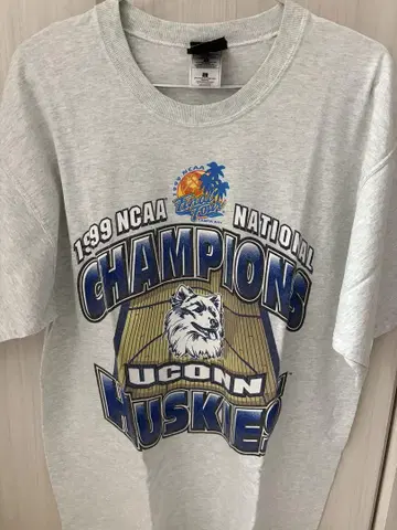 구제 의류 농구 티셔츠 UCONN L 사이즈