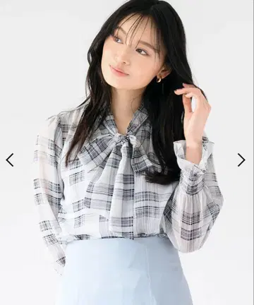 미슈마슈 보타이 셔링 블라우스