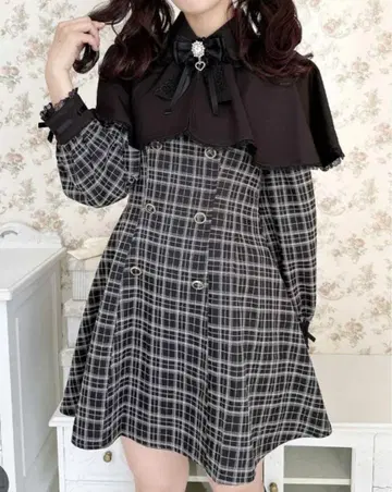 ROJITA 리본 브로치가 달린 케이프 원피스