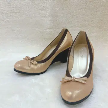 미사용급 힐즈 애비뉴 골드 금 22cm 컴포트 슈즈