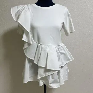 Rirandture 프릴 티셔츠 M 사이즈 화이트