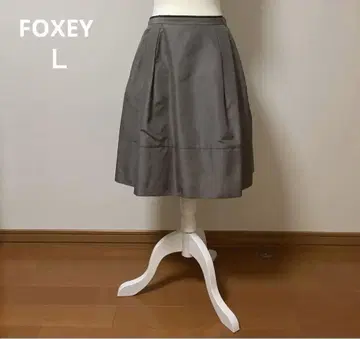 FOXEY 실크 스커트 DAISY LIN 로고 플레이트 일본제