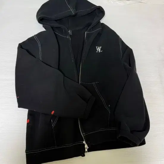 WOOALONG | 우알롱 UALONG Hoodie Black Signature balloon over