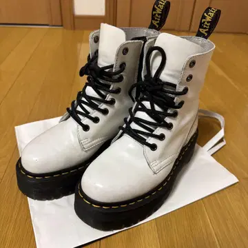 Dr.Martens JADON 8홀 부츠 화이트 UK3