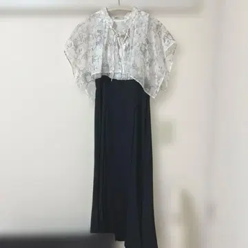 미셸 마카롱 로얄 플뢰르 케이프 원피스