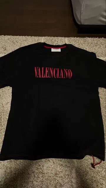 VALENCIANO 로고 티셔츠 블랙 반팔