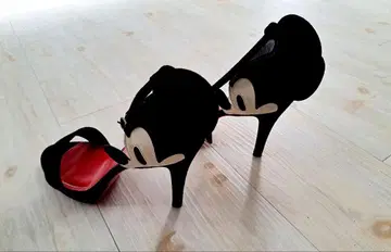 레어 상품! DIANA 디즈니 콜라보 미키 페이스 샌들 23.5cm