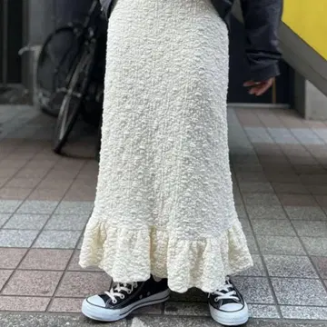 꽃무늬 레이스 자카드 페플럼 스커트 mi via loca