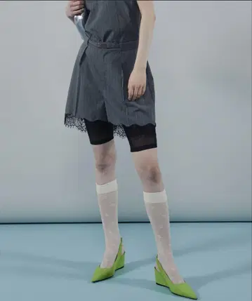 Pinstripe Lace Shorts 핀스트라이프 레이스 숏 팬츠 36