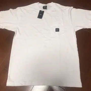 HUF 화이트 티셔츠 M 사이즈 포켓 부착