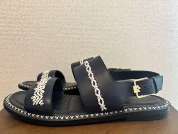 TOD'S x Mame Kurogouchi 콜라보 자수 샌들
