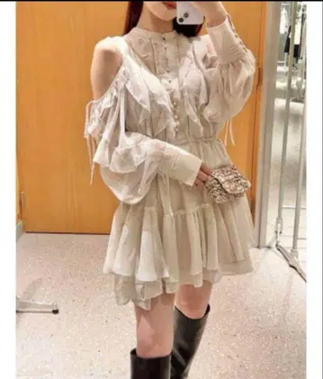 snidel 프릴 쉬폰 미니 원피스 아이보리
