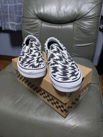 Vans 슬립온 흑백 지그재그 24.5CM