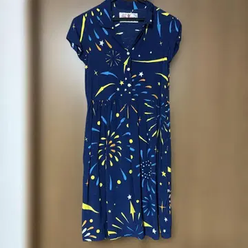 Aloha Blossom 불꽃놀이 무늬 반팔 원피스