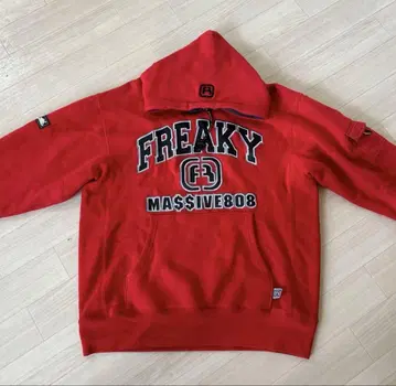 FREAKY 후드티