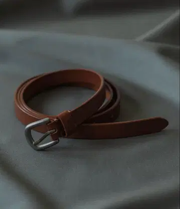 OILED LEATHER NARROW BELT WYM 라이트 브라운