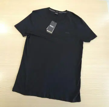 HUGO BOSS 택 포함 미사용 티셔츠