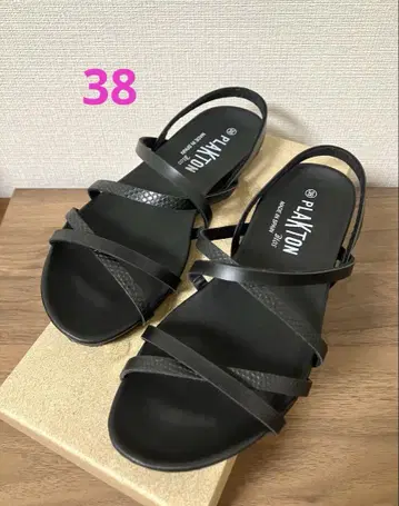 PLAKTON 블랙 플랫 앵클 스트랩 샌들 38