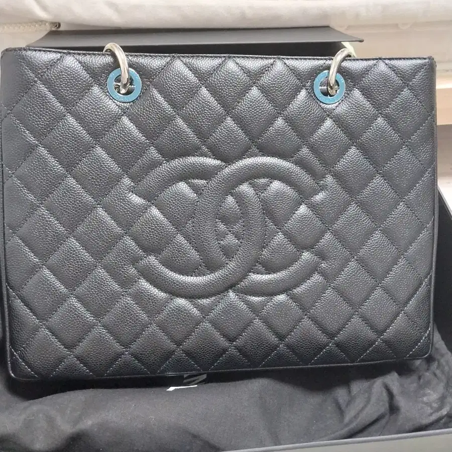 CHANEL | 샤넬 Chanel New Mini Top Handle Black with Internal