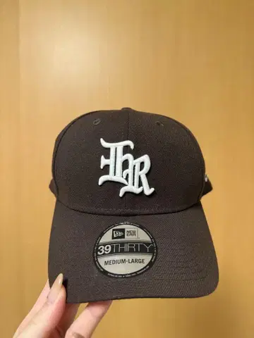 ER emma 캡 newera 브라운
