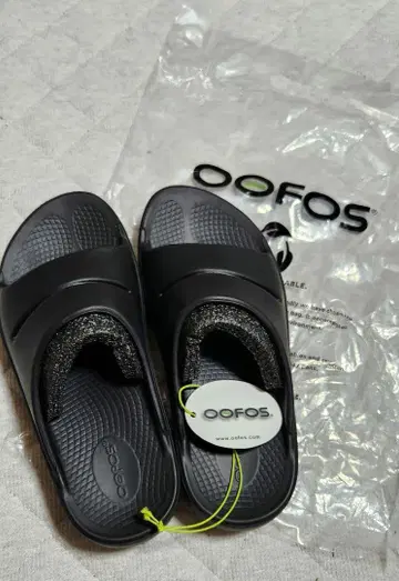 Oofos 우포스 블랙 샌들 25cm