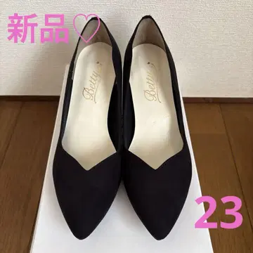 미사용 새상품 베티 클럽 백 힐 비쥬 펌프스 블랙 23cm
