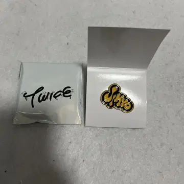 TWICE THIS IS FOR 팝업 랜덤 핀 배지 지효