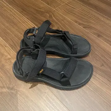 Teva 블랙 스포츠 샌들