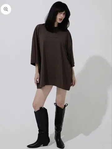 DICH HENDERSON 빅 티셔츠 브라운