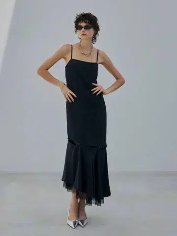 JOSE MOON CUTING STRAP DRESS 조세 문 블랙