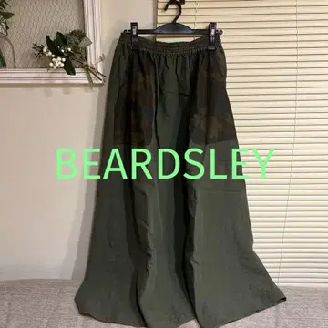 비어즐리 BEARDSLEY 올리브 그린 플레어 스커트 카모플라쥬