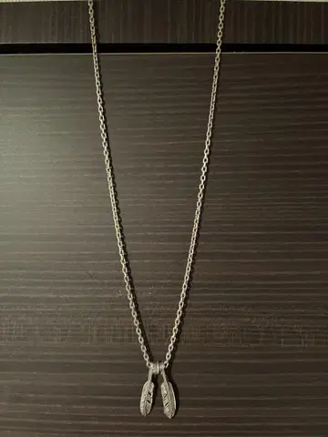 페더 목걸이 Feather necklace