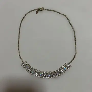 크리스탈 장식 목걸이