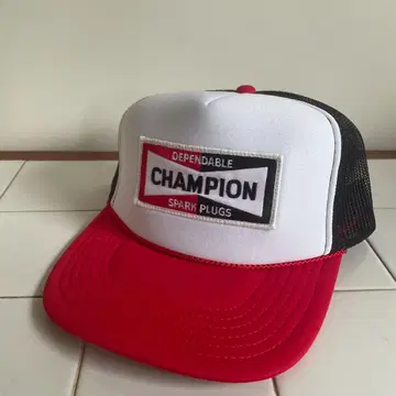 CHAMPION PLUGS 메쉬 캡 챔피언 플러그 레드 x 블랙