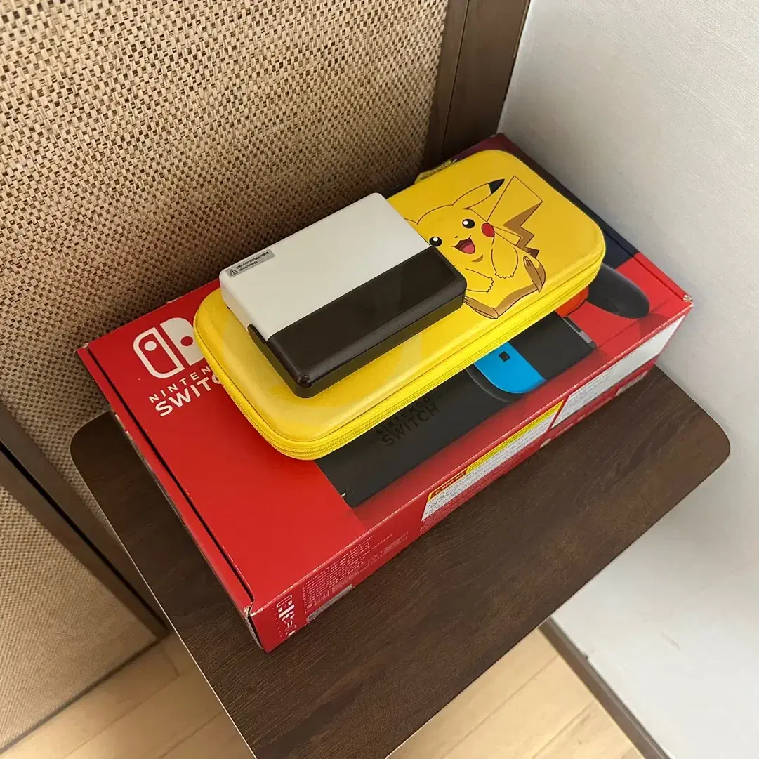 닌텐도 스위치 구형+삼성 sd카드 512기가+조이트론 간편독+피카츄