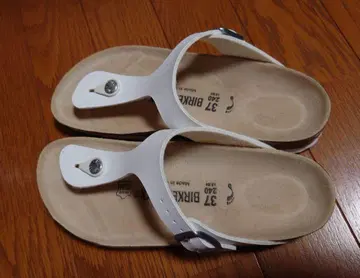BIRKENSTOCK 화이트 샌들 37