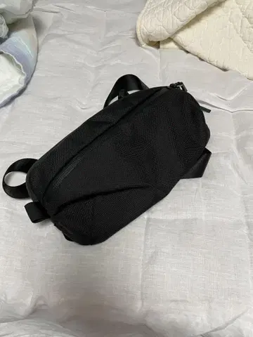 Aer Day Sling 2 바디백