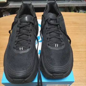 HOKA ONE ONE 블랙 러닝화