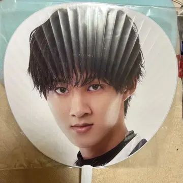 M!LK 소노 슌타 부채