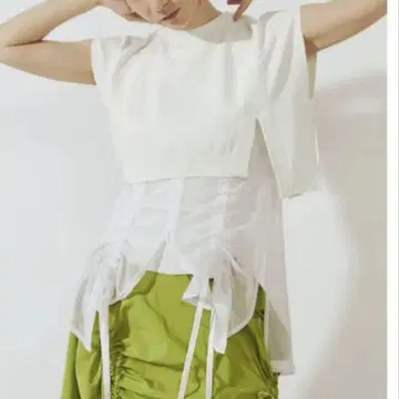 UN3D. 헴 개더 메쉬 탱크탑 화이트