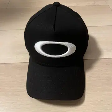 뉴에라 오클리 빅 로고 블랙