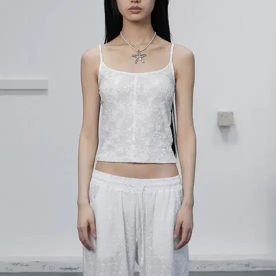 [CERRIC] FLOWER LACE SLEEVELESS / 追跡付 FLOWER LACE SLEEVELESS / BLACK - CERRIC