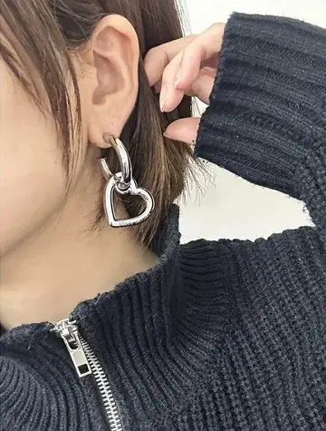 마크제이콥스 실버 하트 귀걸이