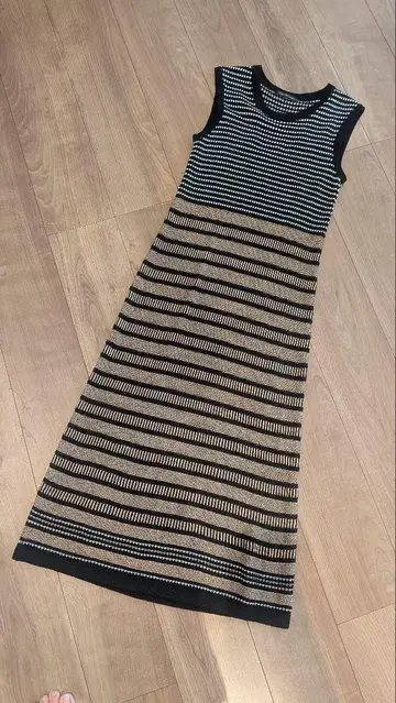 [2025 완판템] MACKINTOSH LONDON 니트 원피스 38