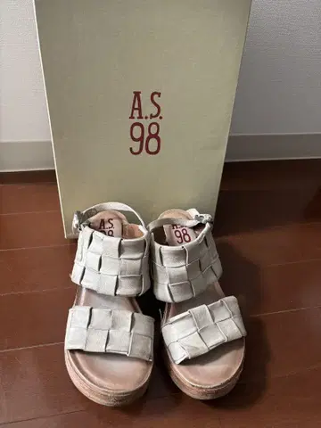 이탈리아제 A.S.98 통굽 샌들 35