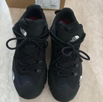 THE NORTH FACE 트레킹 슈즈 블랙 25cm
