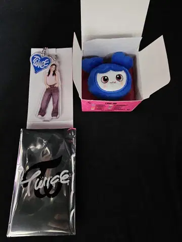 Tzuyu 아크릴 키와 랜덤 봉제 인형 반지 세트
