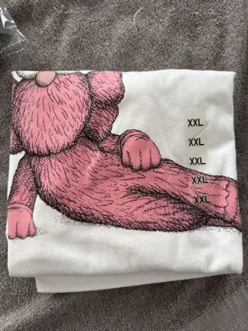 유니클로 카우스 프린트 티셔츠 2XL