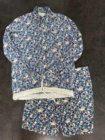 가격 인하! 사카이 sacai 꽃무늬 긴팔 셔츠와 숏팬츠 세트